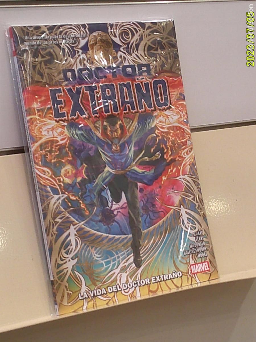 C&oacute;mics: DOCTOR EXTRA&Ntilde;O DE JED MACKAY N&ordm; 1 LA VIDA DEL DOCTOR EXTRA&Ntilde;O MARVEL - PANINI