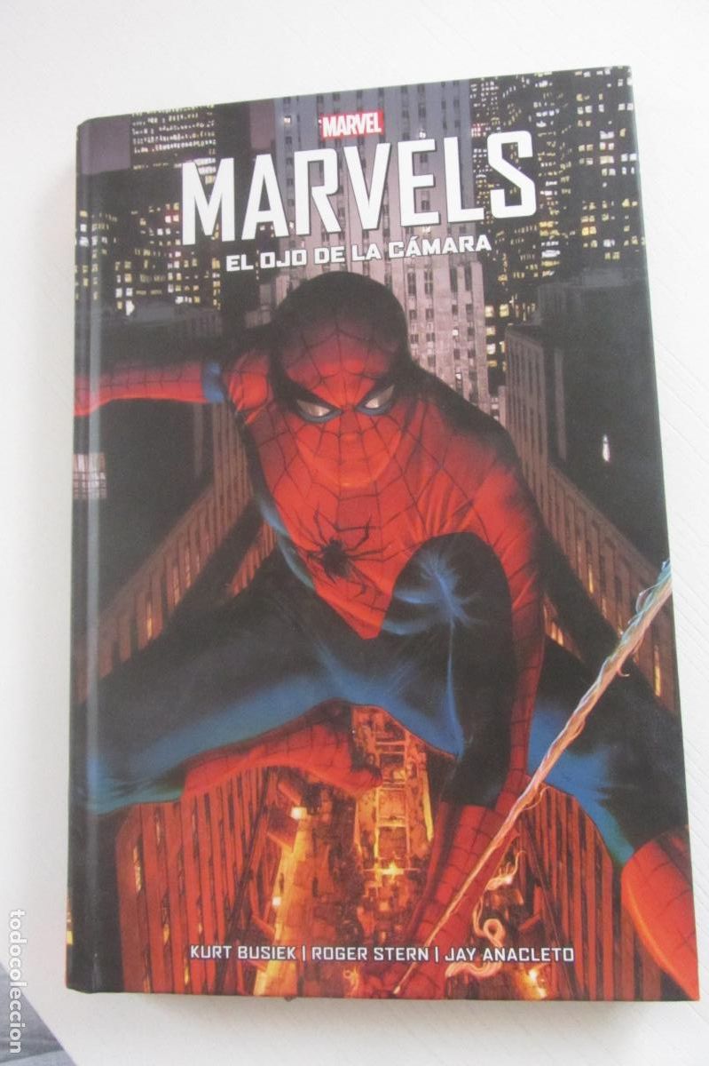 C&oacute;mics: Marvels. El ojo de la c&aacute;mara - Busiek, Stern, Anacleto - Panini / Marvel TOMO TAPA DURA