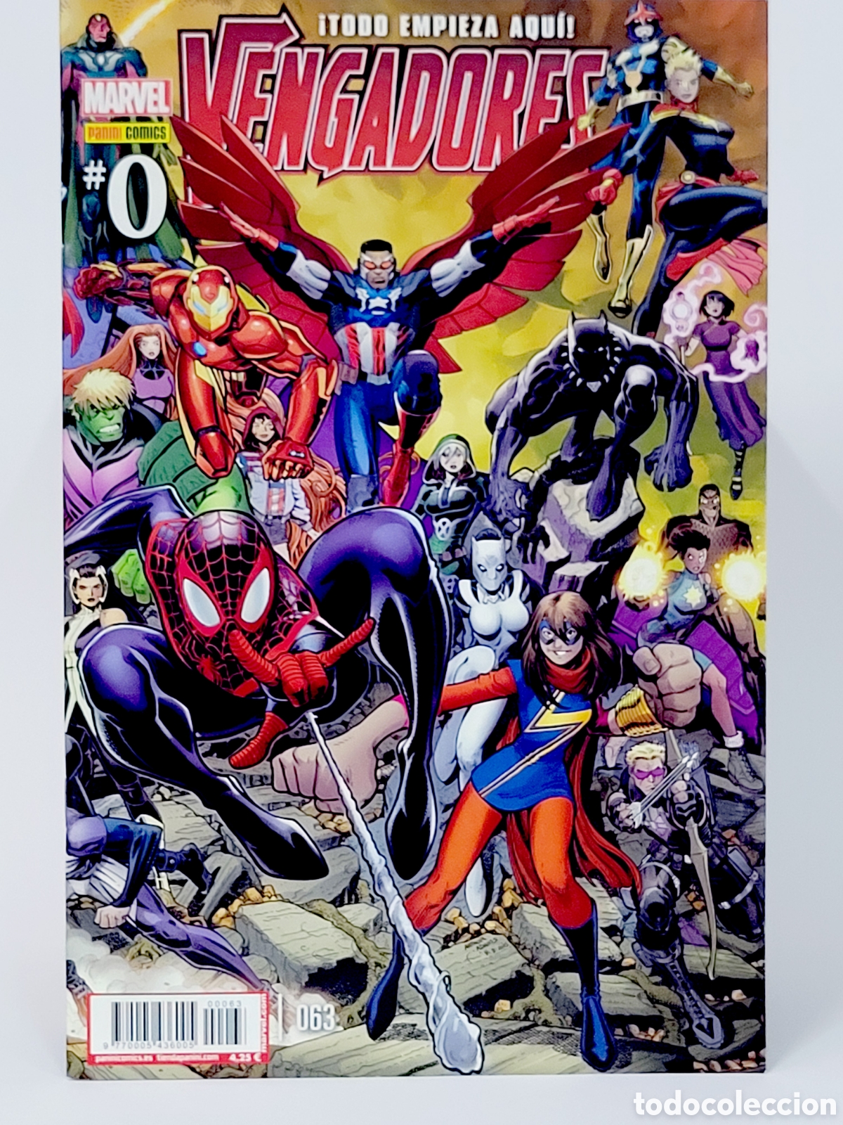 C&oacute;mics: C&Oacute;MIC LOS VENGADORES 63 NUEVO Y DIFERENTE UNIVERSO PANINI MARVEL GRAPA DE KIOSCO