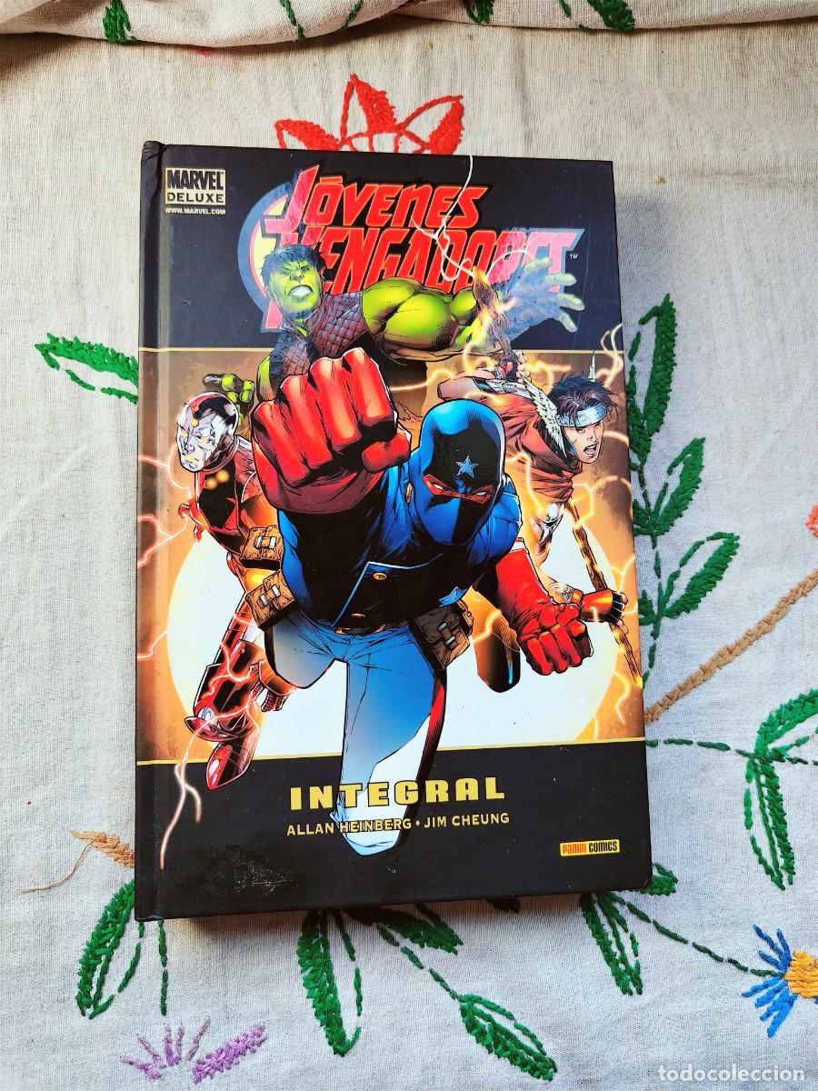 C&oacute;mics: J&oacute;venes Vengadores Integral. Marvel Deluxe. Panini.
