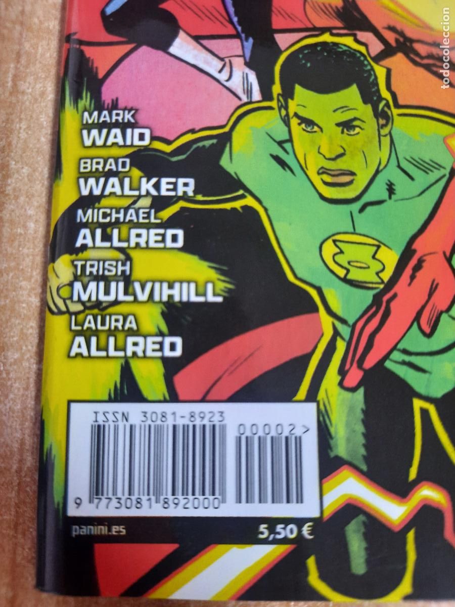 C&oacute;mics: NUEVA HISTORIA DEL UNIVERSO DC N&ordm; 2 - ED. PANINI - Foto 2