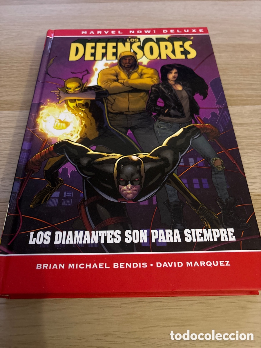 C&oacute;mics: Los defensores. Bendis. Marvel now deluxe
