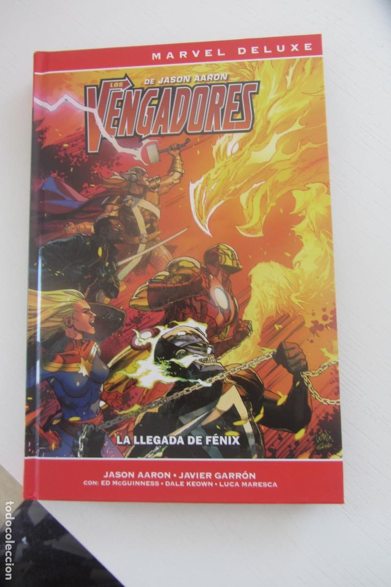 C&oacute;mics: LOS VENGADORES DE JASON AARON 4 LA LLEGADA DE FENIX MARVEL DELUXE