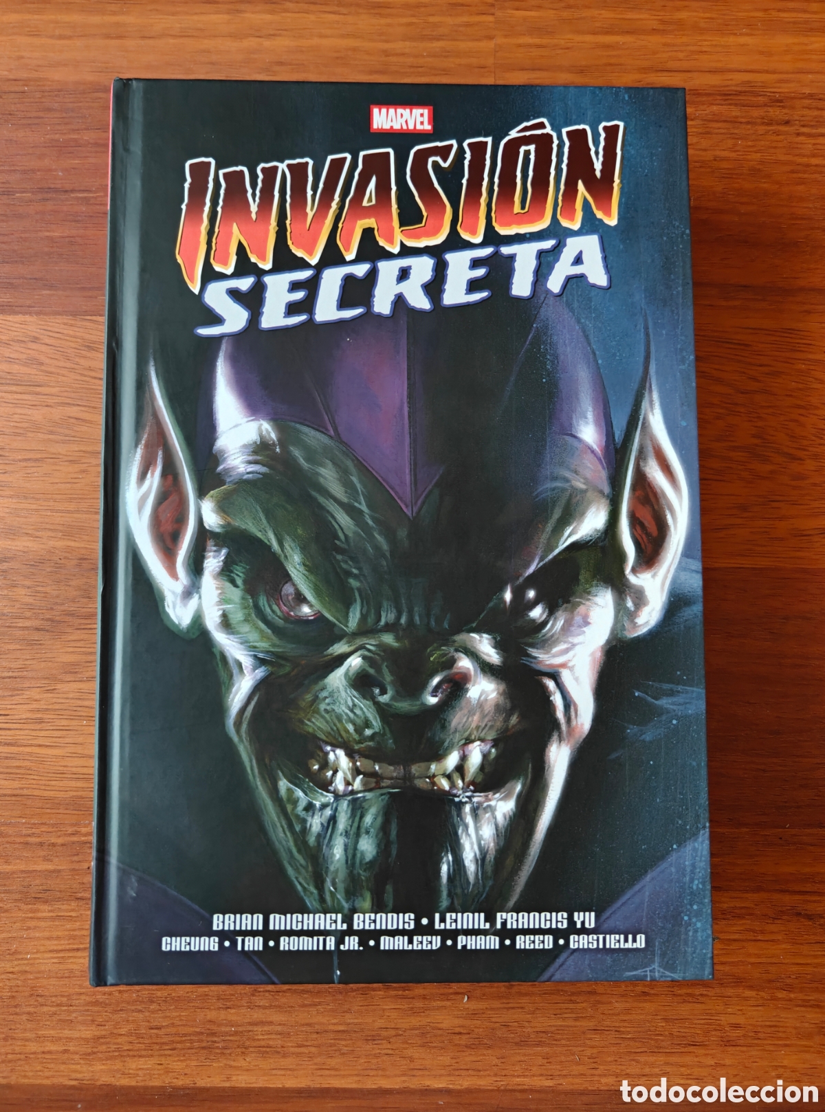 C&oacute;mics: Omnibus Invasi&oacute;n secreta. Brian Michael Bendis. - Foto 1