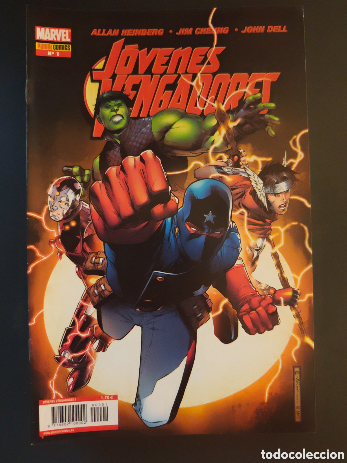 C&oacute;mics: J&oacute;venes vengadores 12 n&uacute;meros. Vol. 1. Grapa