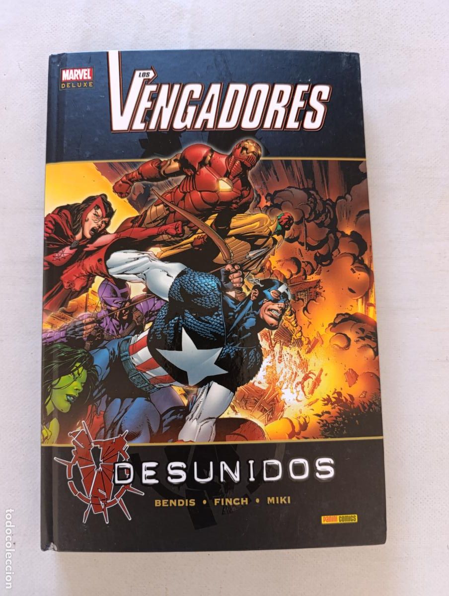 C&oacute;mics: LOS VENGADORES: DESUNIDOS - BENDIS, FINCH, MIKI - MARVEL DELUXE - PANINI - TAPA DURA (119)