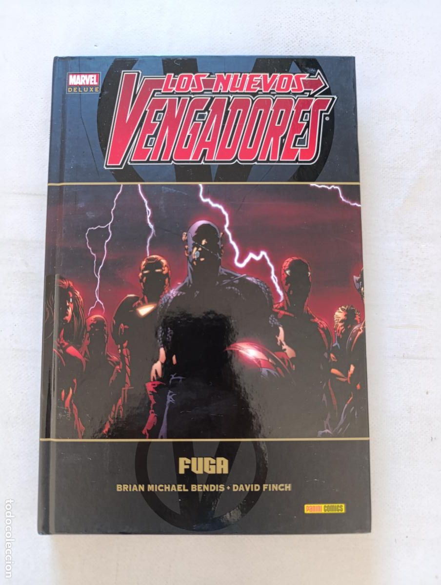 C&oacute;mics: LOS NUEVOS VENGADORES N&ordm; 1 - FUGA - BENDIS, FINCH - MARVEL DELUXE - PANINI - TAPA DURA (119w)