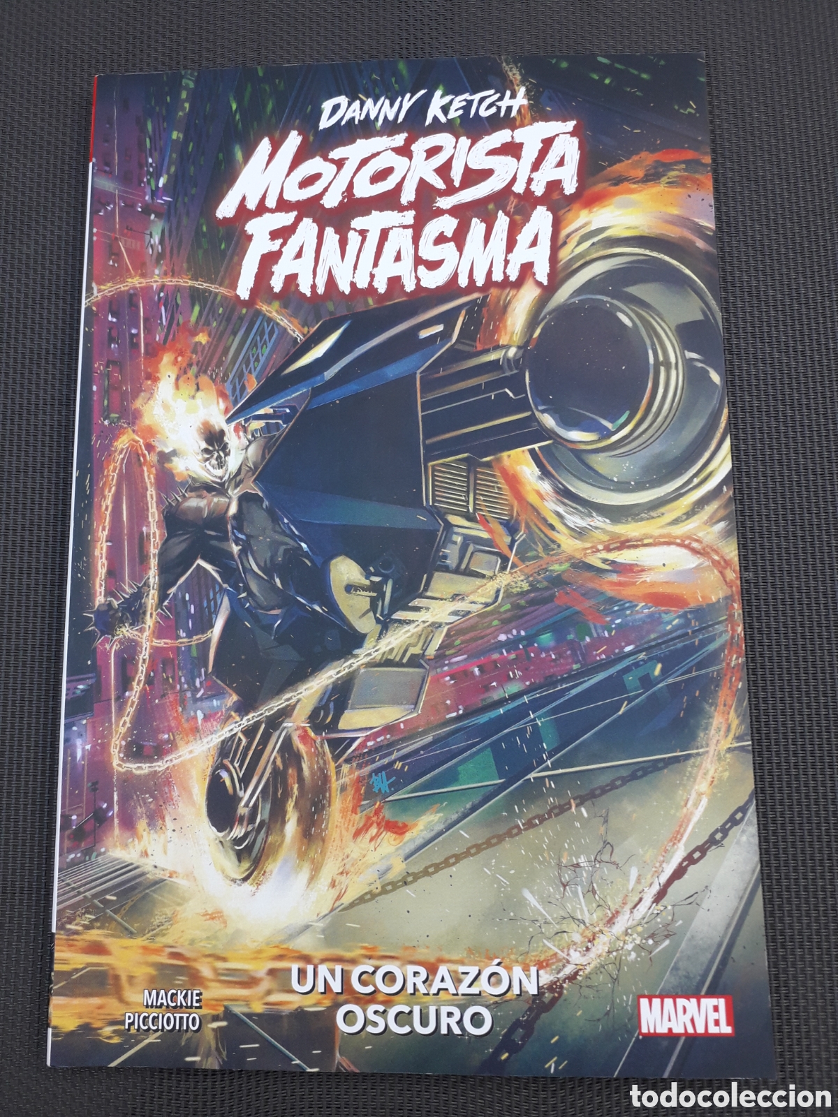 C&oacute;mics: MOTORISTA FANTASMA. UN CORAZ&Oacute;N OSCURO. TOMO. EXCELENTE ESTADO