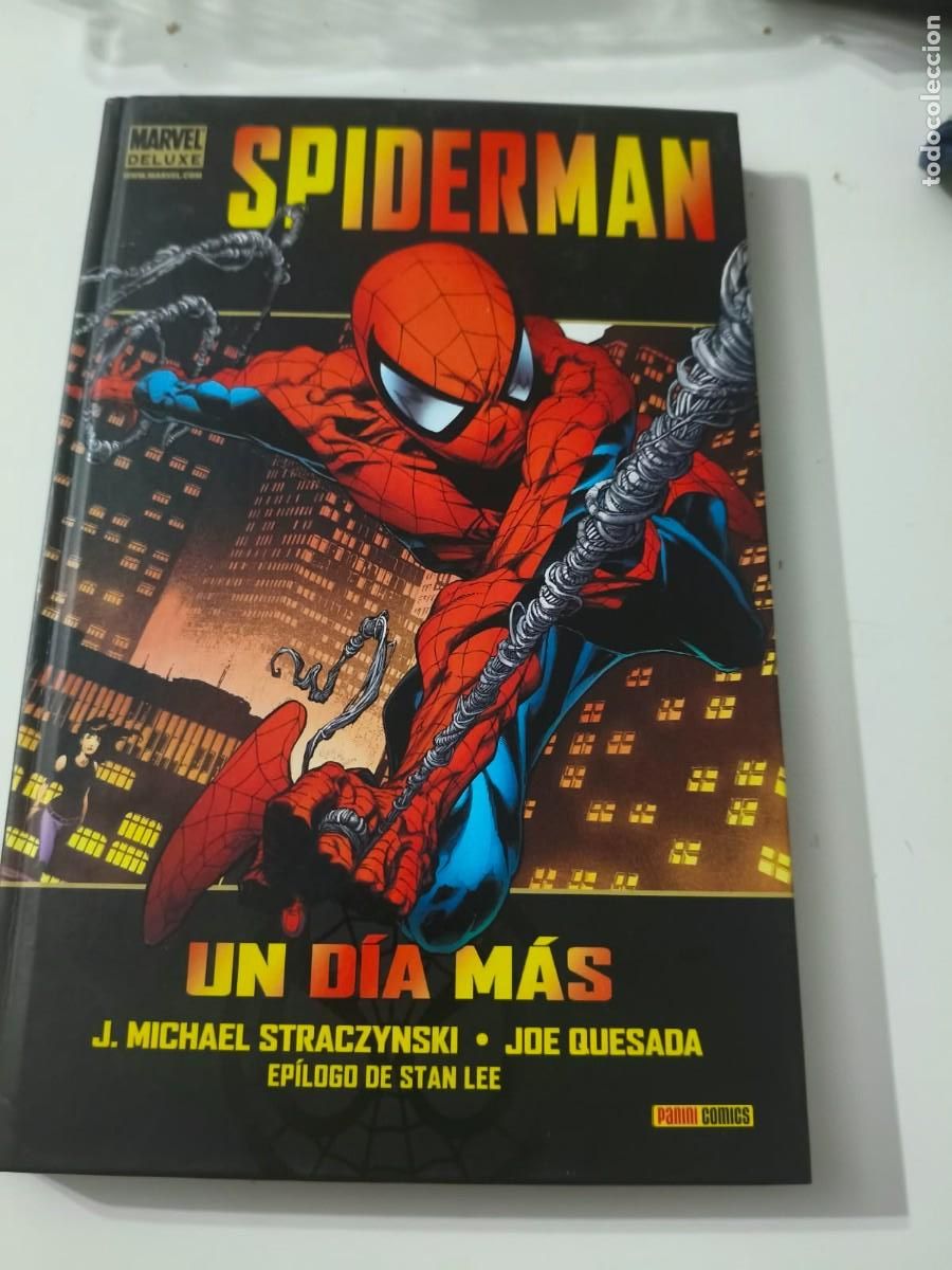 C&oacute;mics: Marvel Deluxe Spiderman: Un d&iacute;a m&aacute;s . Straczynski Joe Quesada - VED ESTADO