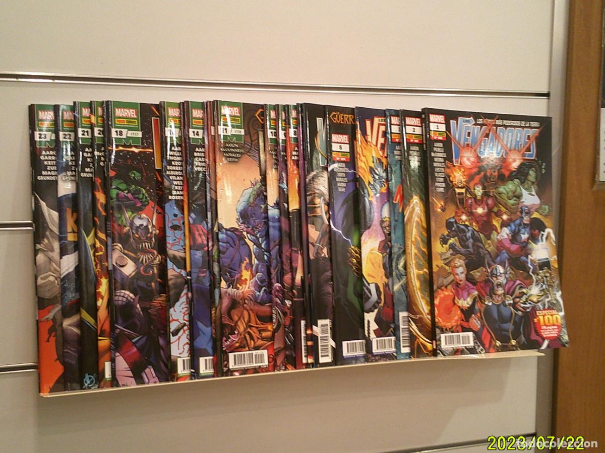 Comics: LOTE 24 NUMEROS DE LOS VENGADORES DEL N&ordm; 1-100 AL 24-123 MARVEL - PANINI OFERTA (ANTES 113,50&euro;)