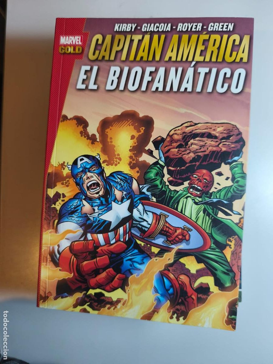 C&oacute;mics: MARVEL GOLD. CAPIT&Aacute;N AM&Eacute;RICA. BIOFAN&Aacute;TICO. PANINI.