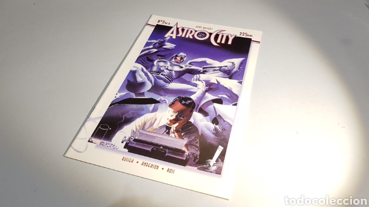 C&oacute;mics: ASTRO CITY 2 EXCELENTE ESTADO PLANETA - Foto 1