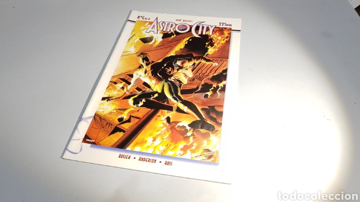 C&oacute;mics: ASTRO CITY 5 EXCELENTE ESTADO PLANETA - Foto 1