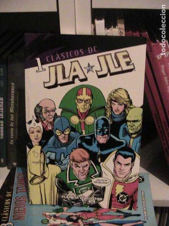 C&oacute;mics: CL&Aacute;SICOS DC: JLA. JLE N&ordm; 01. PLANETA, 2005.