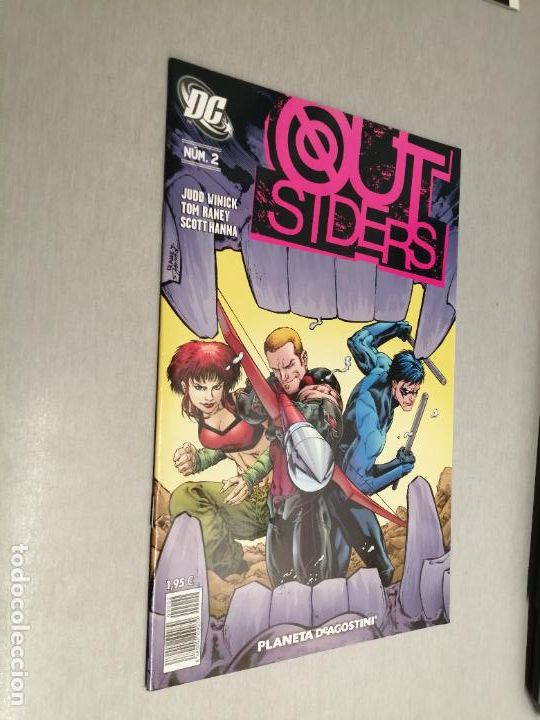 C&oacute;mics: OUTSIDERS N&ordm; 2 / DC - PLANETA - Foto 1