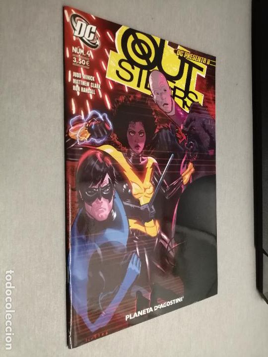 C&oacute;mics: DC PRESENTA OUTSIDERS N&ordm; 4 / DC - PLANETA - Foto 1