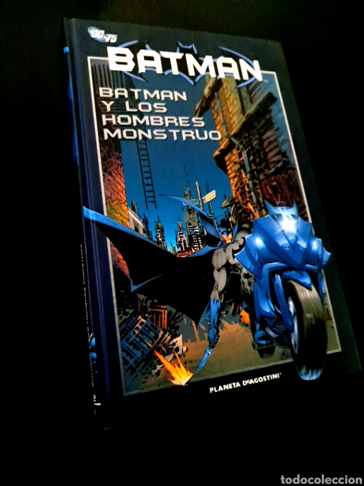 C&oacute;mics: CASI EXCELENTE ESTADO BATMAN 2 COMICS PLANETA - Foto 1