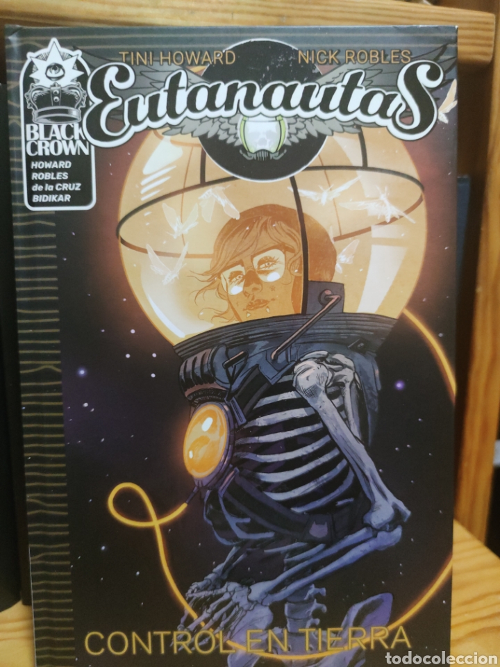 C&oacute;mics: EUTANAUTAS - Tini Howard/Nick Robles (Black Crown comics) - Foto 1