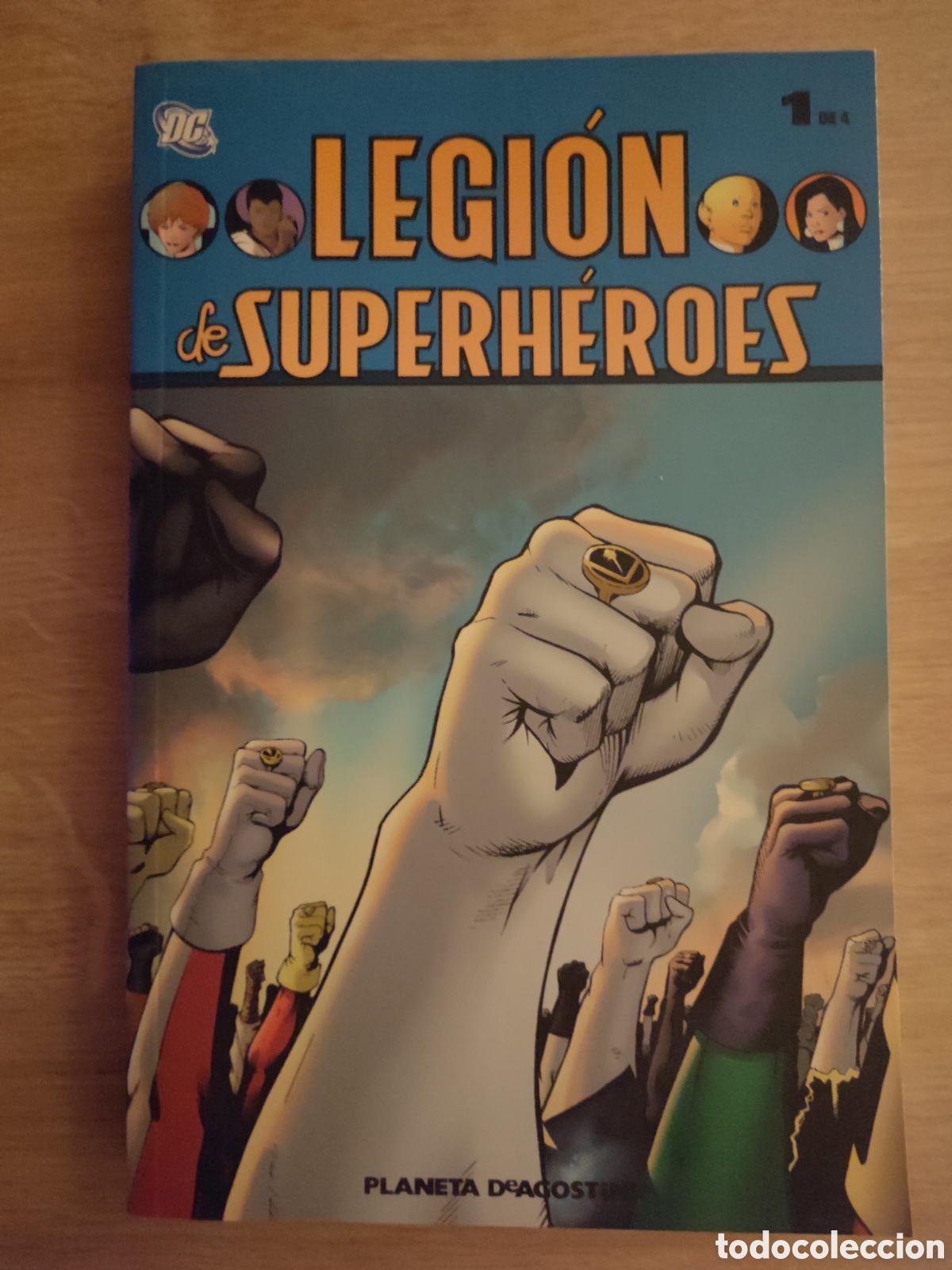 C&oacute;mics: Legi&oacute;n de superheroes. 4 tomos - Foto 1