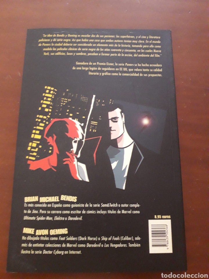 C&oacute;mics: Powers. Tomo &iquest; qui&eacute;n mat&oacute; a Retro Girl? - Foto 2