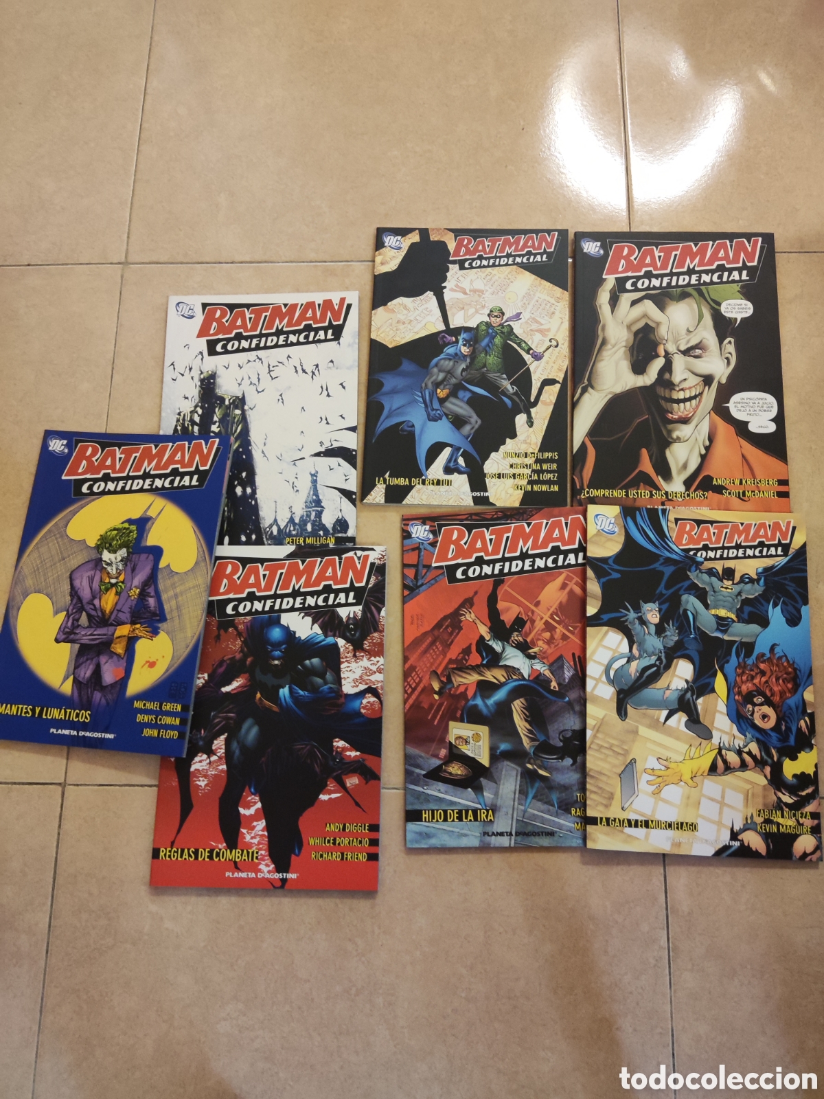 C&oacute;mics: Batman confidencial planeta 7 tomos completa - Foto 1