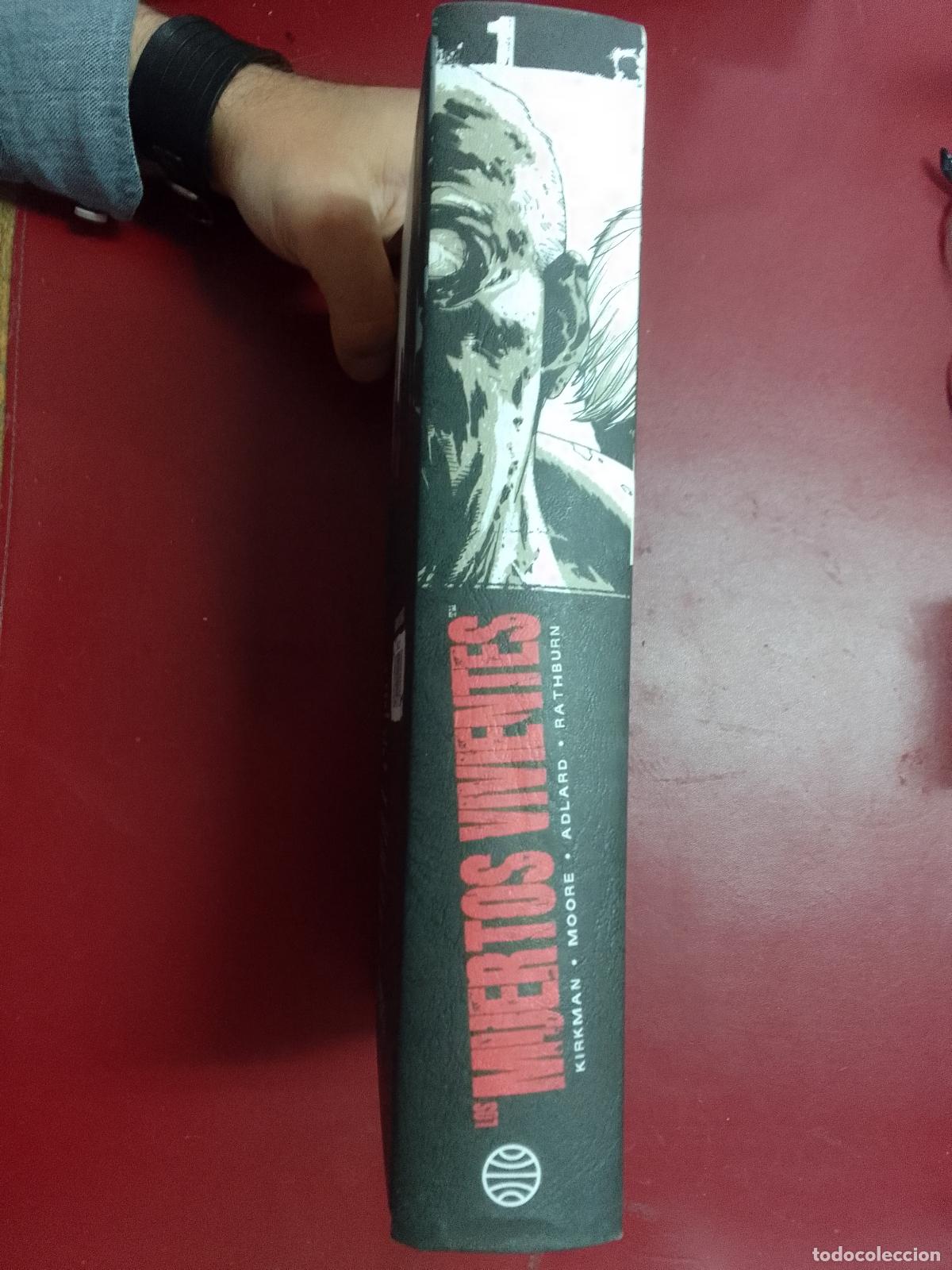C&oacute;mics: Robert Kirkman: Los muertos vivientes. Libro uno (Planeta C&oacute;mic. 2011) - Foto 3