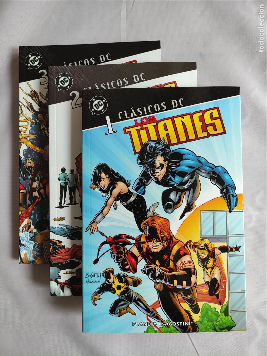 C&oacute;mics: Cl&aacute;sicos DC. Los Titanes (Colecci&oacute;n completa - 3 Tomos tapa blanda) - Foto 1