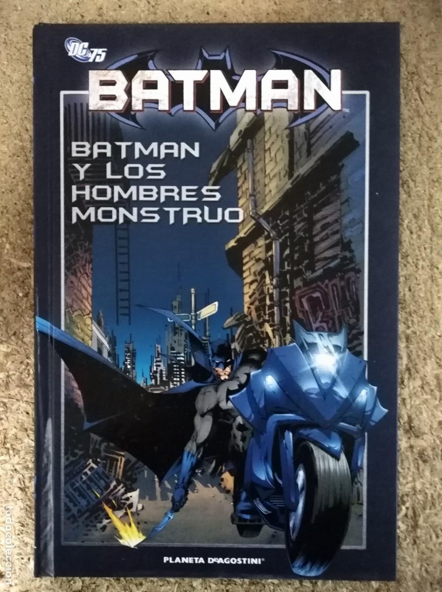 C&oacute;mics: Batman y los Hombres Monstruo 2.DC.Planeta - Foto 1
