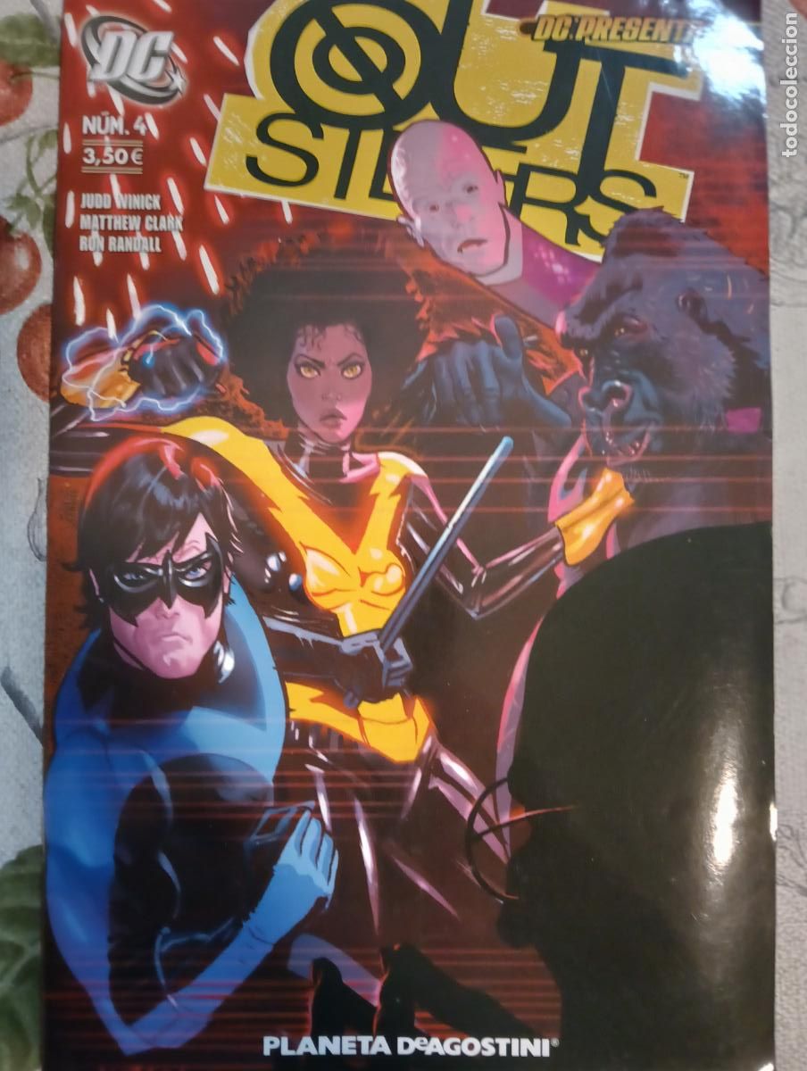 C&oacute;mics: OUTSIDERS N&ordm; 4 PLANETA - Foto 1