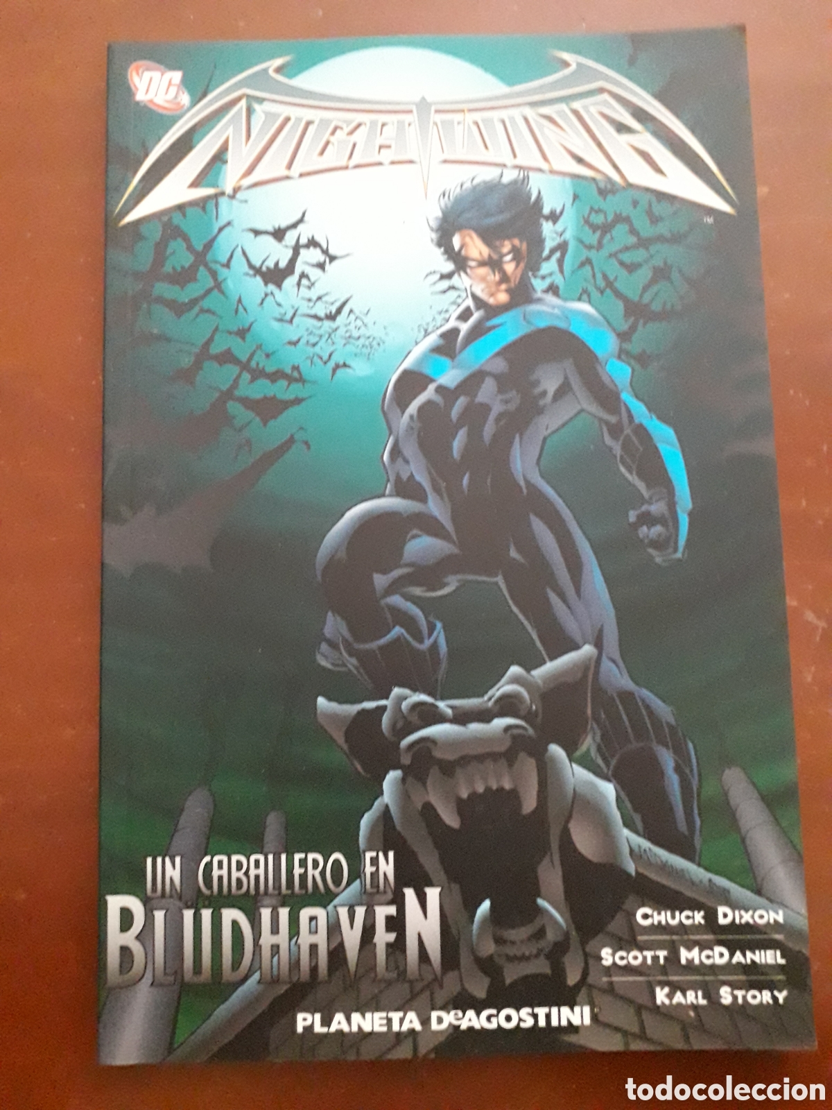 C&oacute;mics: NIGHTWING TOMO 1. UN CABALLERO EN BLUDHAVEN. - Foto 1