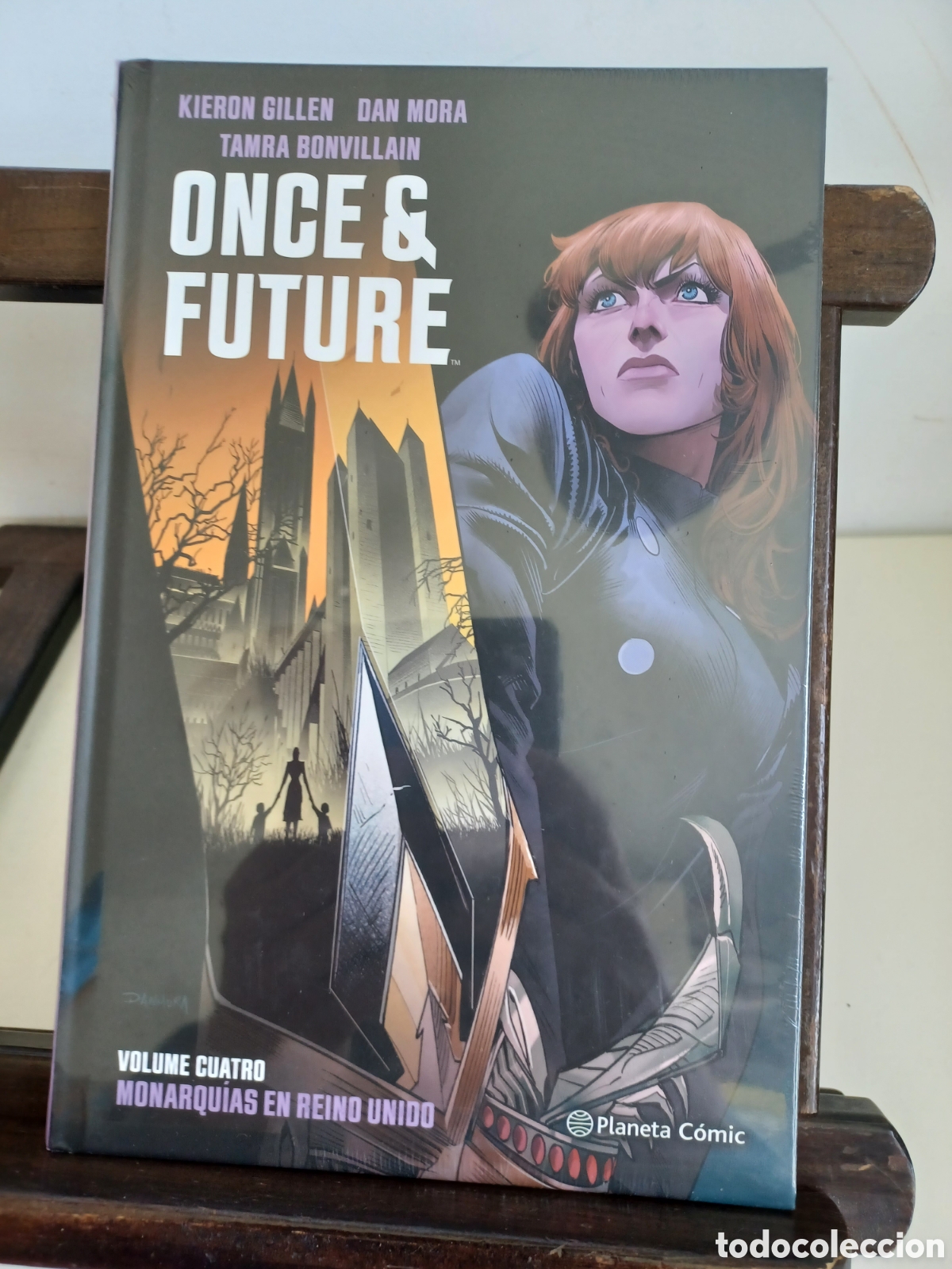 C&oacute;mics: ONCE & FUTURE vol.4 Monarqu&iacute;as en Reino Unido/ Planeta C&oacute;mic/ NUEVO RETRACTILADO