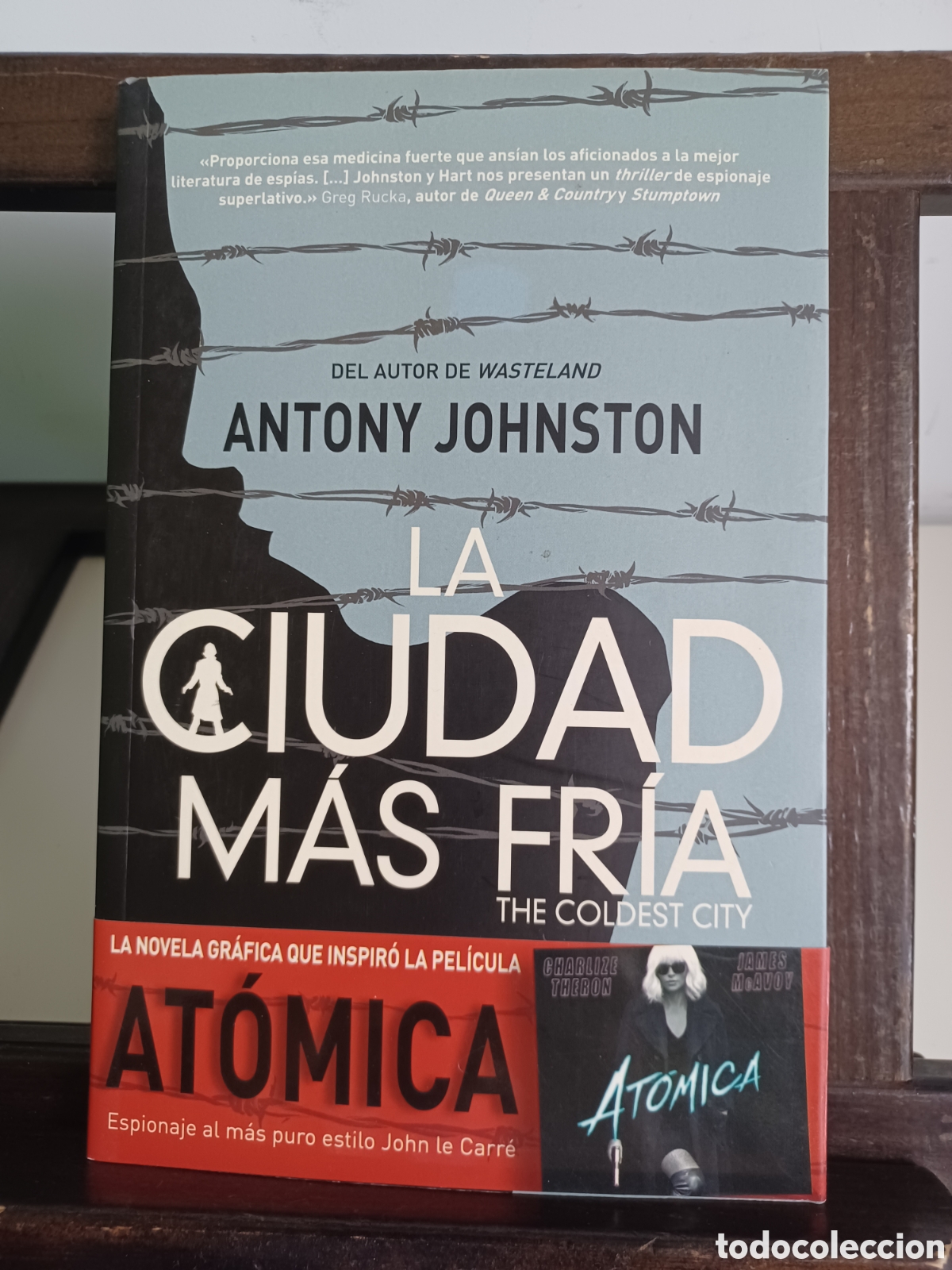 C&oacute;mics: La ciudad m&aacute;s fr&iacute;a/ Antony Johnston/ Planeta C&oacute;mic/ Excelente estado