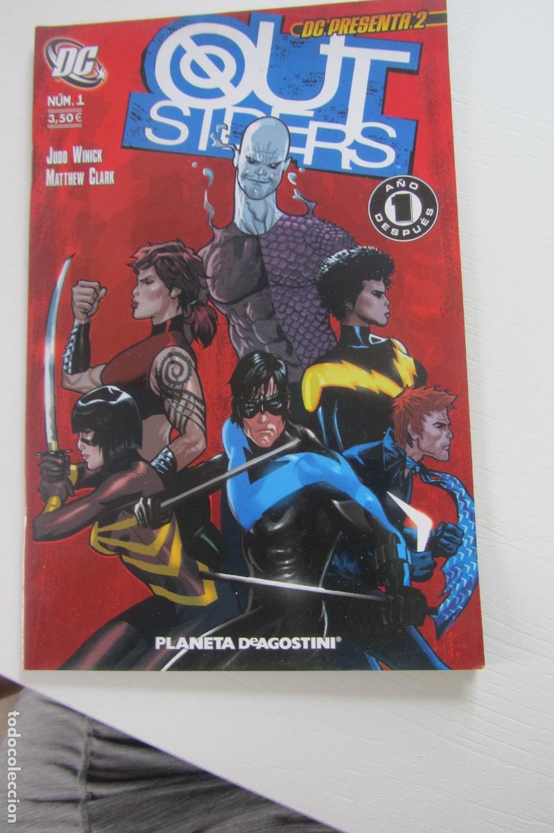 C&oacute;mics: DC PRESENTA N&ordm; 2 - OUTSIDERS N&ordm; 1 - GRAPA PLANETA BUEN ESTADO ARX56