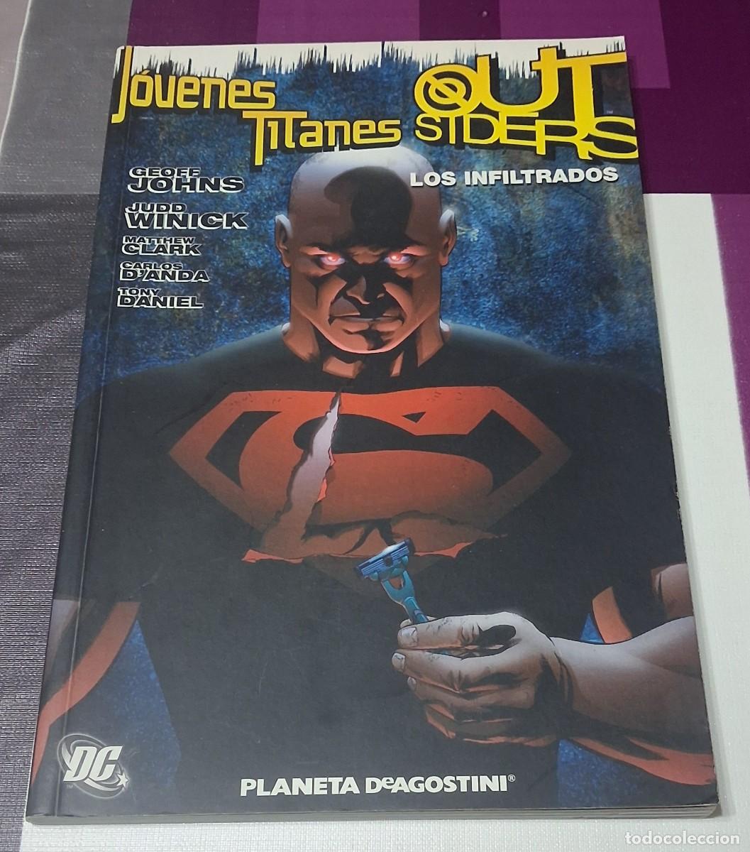 C&oacute;mics: Jov&eacute;nes Titanes. Outsiders. Los infiltrados.