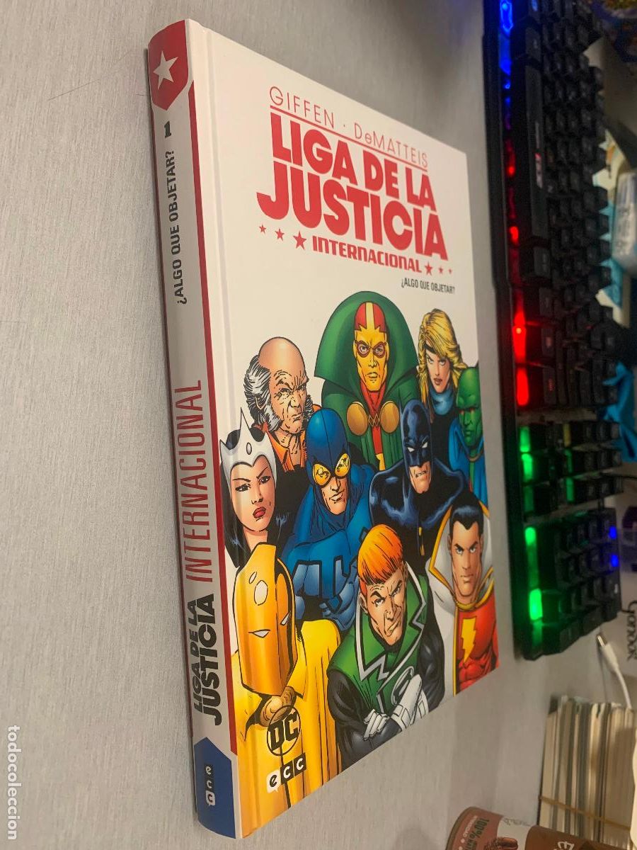 C&oacute;mics: LIGA DE LA JUSTICIA INTERNACIONAL N&ordm; 1: &iquest;ALGO QUE OBJETAR? / GIFFEN - DEMATTEIS / DC - ECC