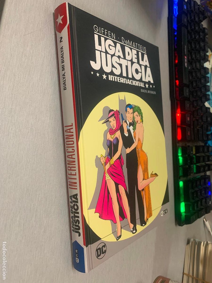 C&oacute;mics: LIGA DE LA JUSTICIA INTERNACIONAL N&ordm; 2: BIALYA, MI BIALYA / GIFFEN - DEMATTEIS / DC - ECC