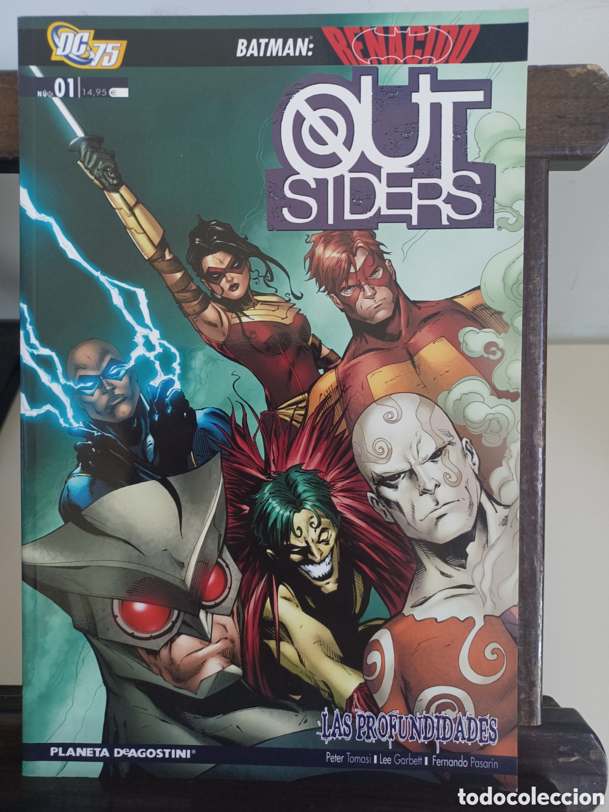 C&oacute;mics: Batman renacido 1 Outsiders. Las profundidades/ Planeta DeAgostini/ NUEVO A ESTRENAR