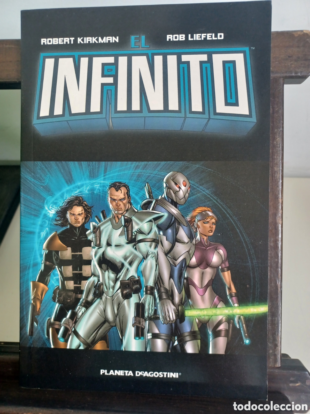 C&oacute;mics: El infinito/ Robert Kirkman/ Planeta DeAgostini/ NUEVO A ESTRENAR
