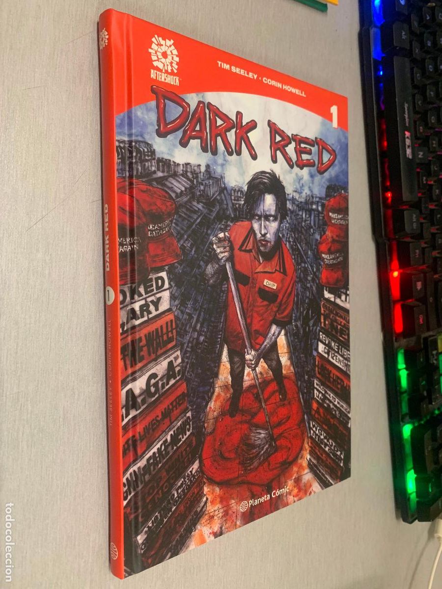 C&oacute;mics: DARK RED N&ordm; 1 / TIM SEELEY, CORIN HOWELL / PLANETA C&Oacute;MIC