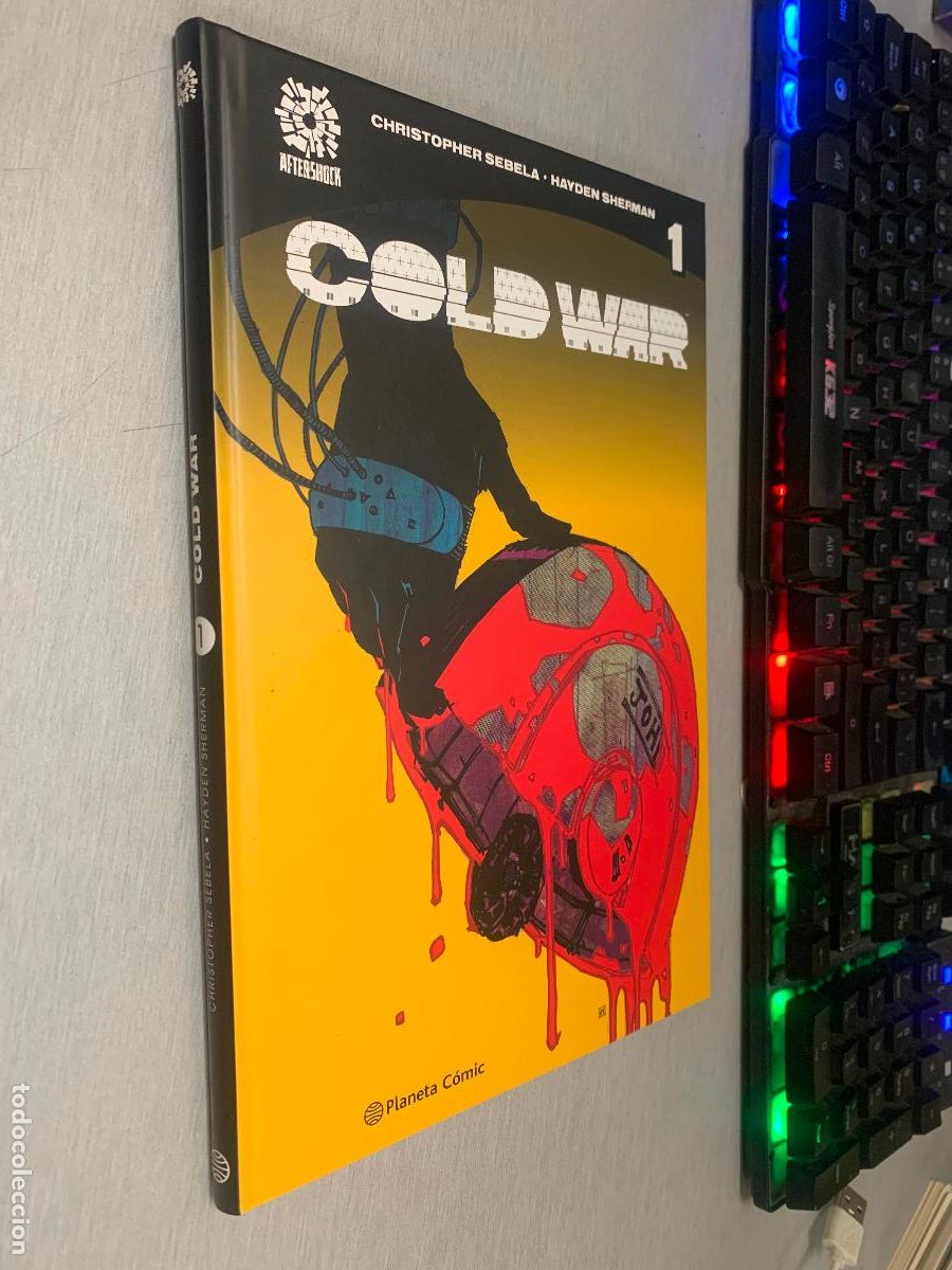 C&oacute;mics: COLD WAR N&ordm; 1 / CHRISTOPHER SEBELA - HAYDEN SHERMAN / PLANETA C&Oacute;MIC - Foto 1