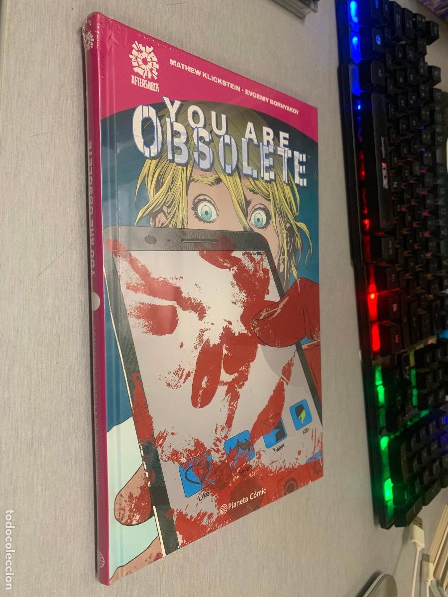 C&oacute;mics: YOU ARE OBSOLETE / MATHEW KLICKSTEIN, EVGENIY BORNYAKOV / PLANETA C&Oacute;MIC