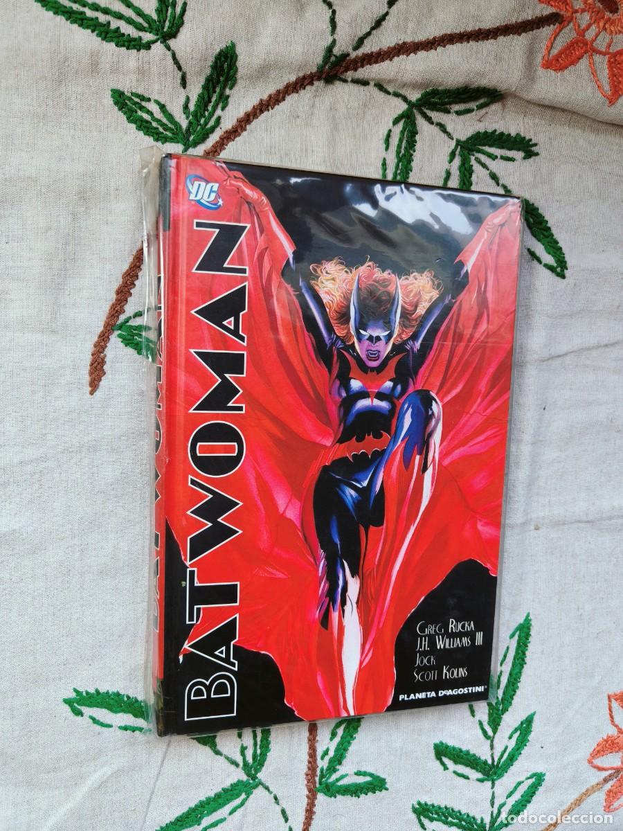C&oacute;mics: Batwoman. Integral. Rucka. Planeta.