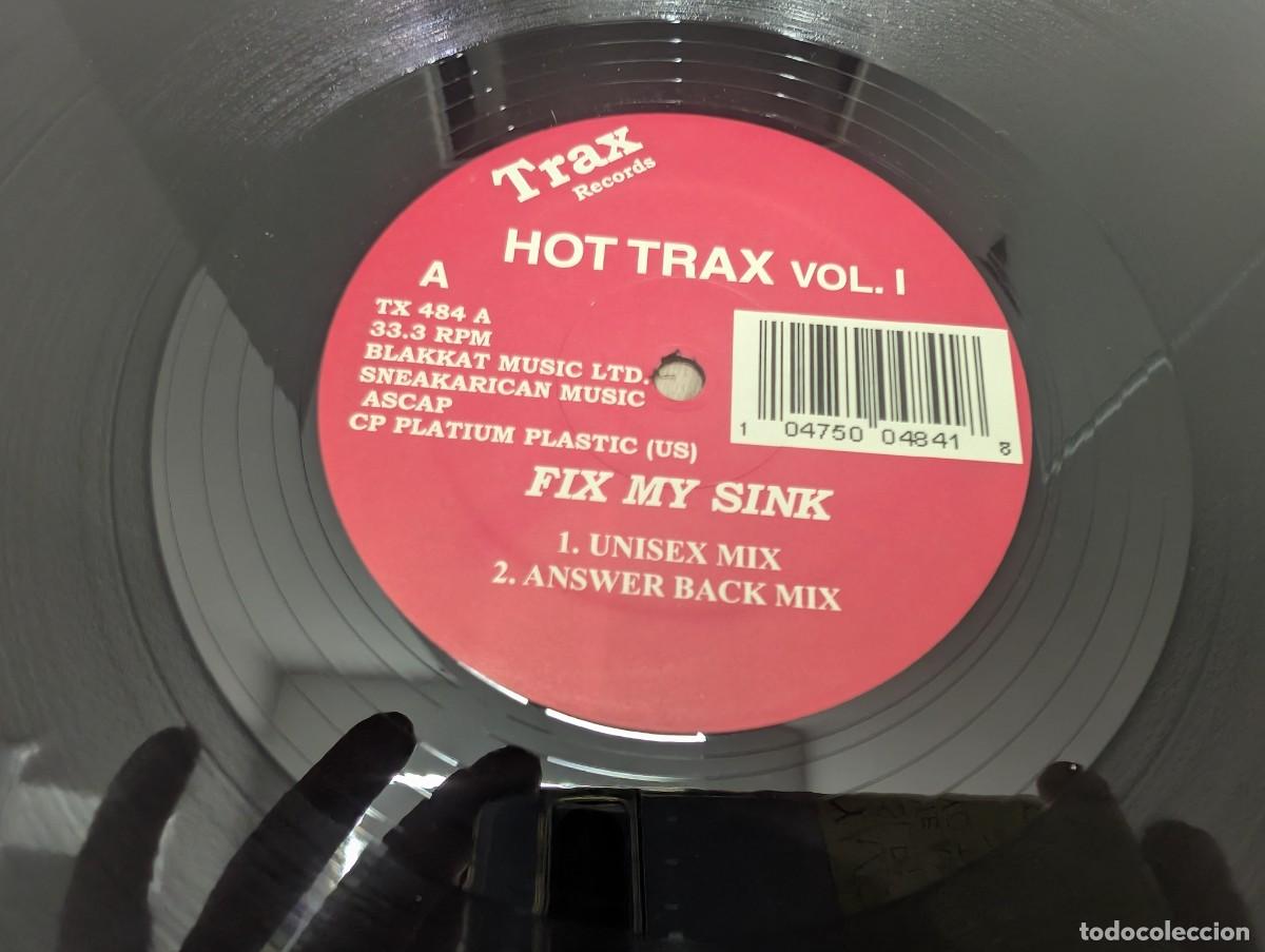 Comics: HOT TRAX . VOL. 1 - FIX MY SINK - 2 MIXES & THE PLATINUM ORCHESTRA - 2 MIXS .. MAXI DE 2002 IMPORT