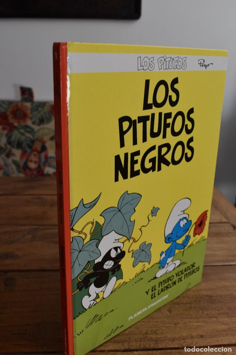 C&oacute;mics: LOS PITUFOS NEGROS Y EL PITUFO VOLADOR, EL LADR&Oacute;N DE PITUFOS. PEYO. PLANETA DAGOSTINI 2006