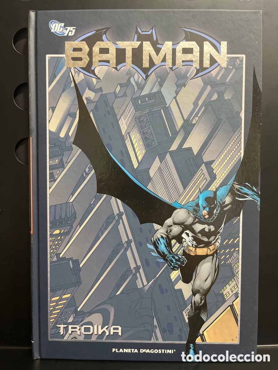 C&oacute;mics: BATMAN N.35 TROIKA / UNA NOCHE EN LA ZONA DE GUERRA LA COLECCI&Oacute;N DC 75 ( 2010/2011 )