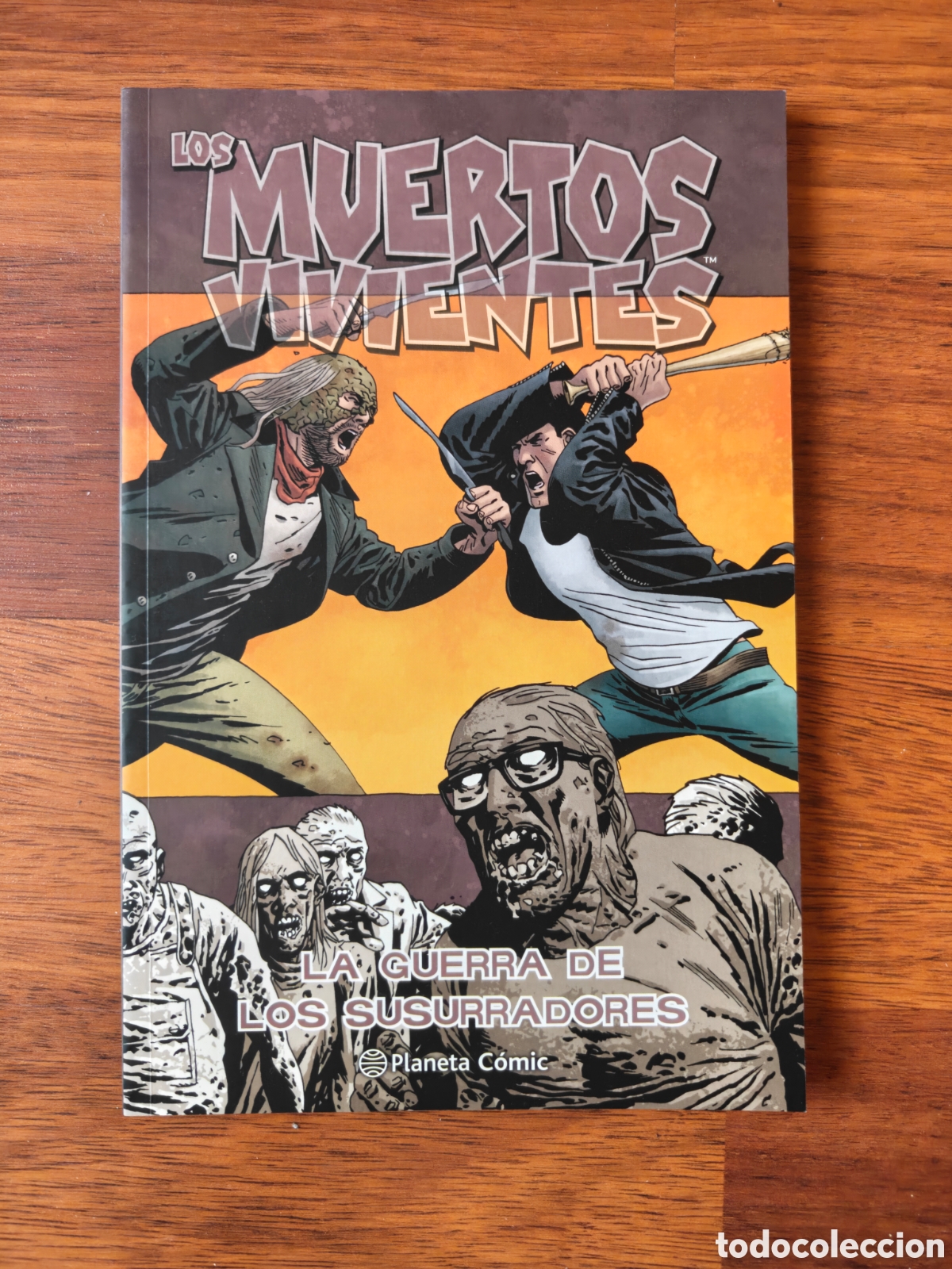 C&oacute;mics: La guerra de los susurradores. Tomo 27. Los Muertos Vivientes. The Walking Dead.&nbsp;Robert Kirkman.