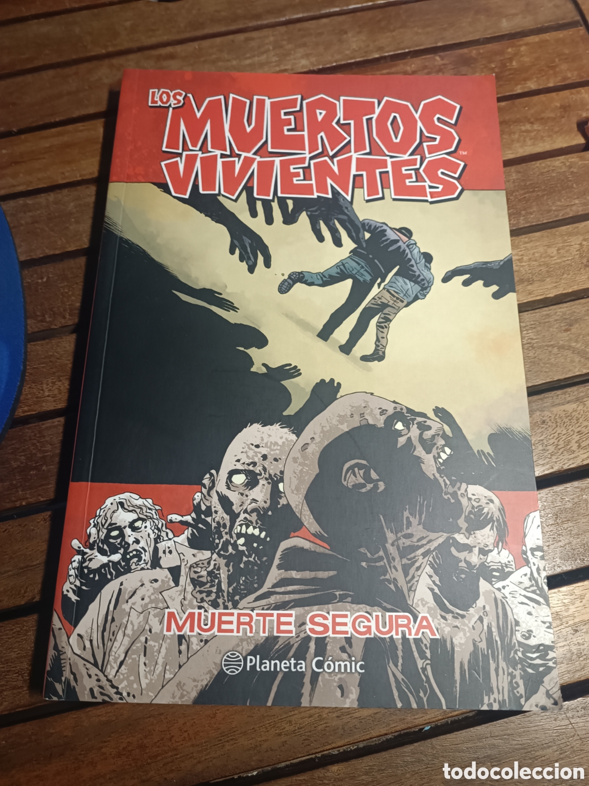 Comics: LOS MUERTOS VIVIENTES N&ordm; 28 MUERTE SEGURA KIRKMAN, ROBERT ADLARD CHARLIE Planeta c&oacute;mic descatalogado