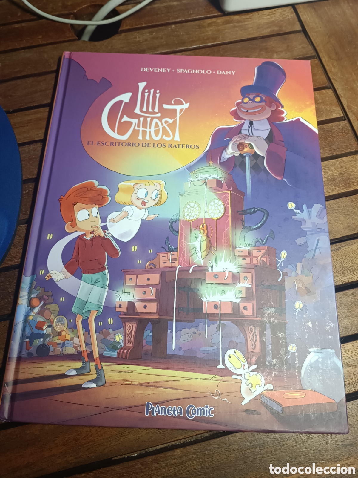 Comics: Lili Ghost n&ordm; 2 El escritorio de los rateros Deveney Spagnolo Dany PLANETA COMIC 2025