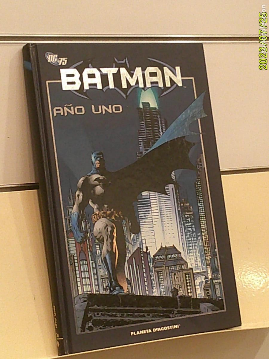 Comics: BATMAN A&Ntilde;O UNO TOMO TAPA DURA DC 75 A&Ntilde;OS - PLANETA OFERTA
