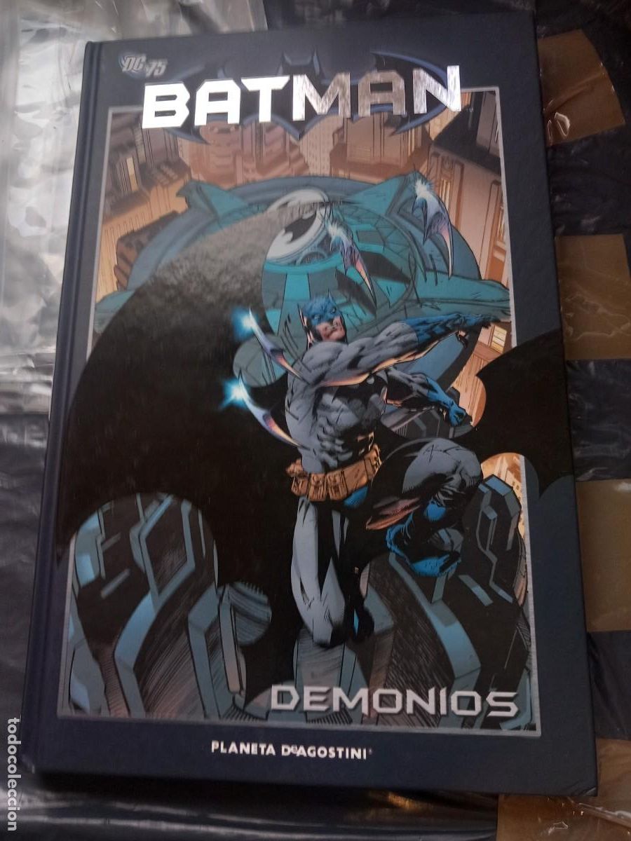 C&oacute;mics: BATMAN LA COLECCION N &deg; 32 DEMONIOS DC 75 PLANETA - Foto 1